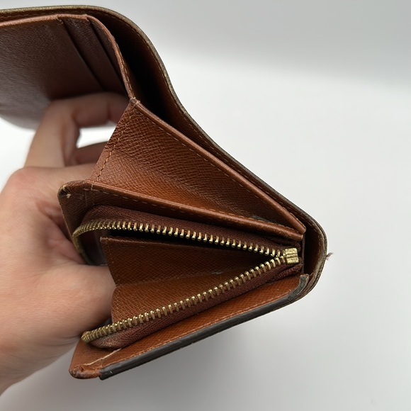 Louis Vuitton monogram wallet - Picture 9 of 12